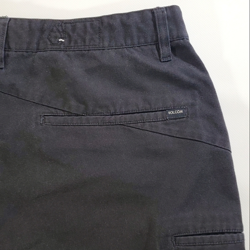 Volcom Shorts - Picture 7 of 12